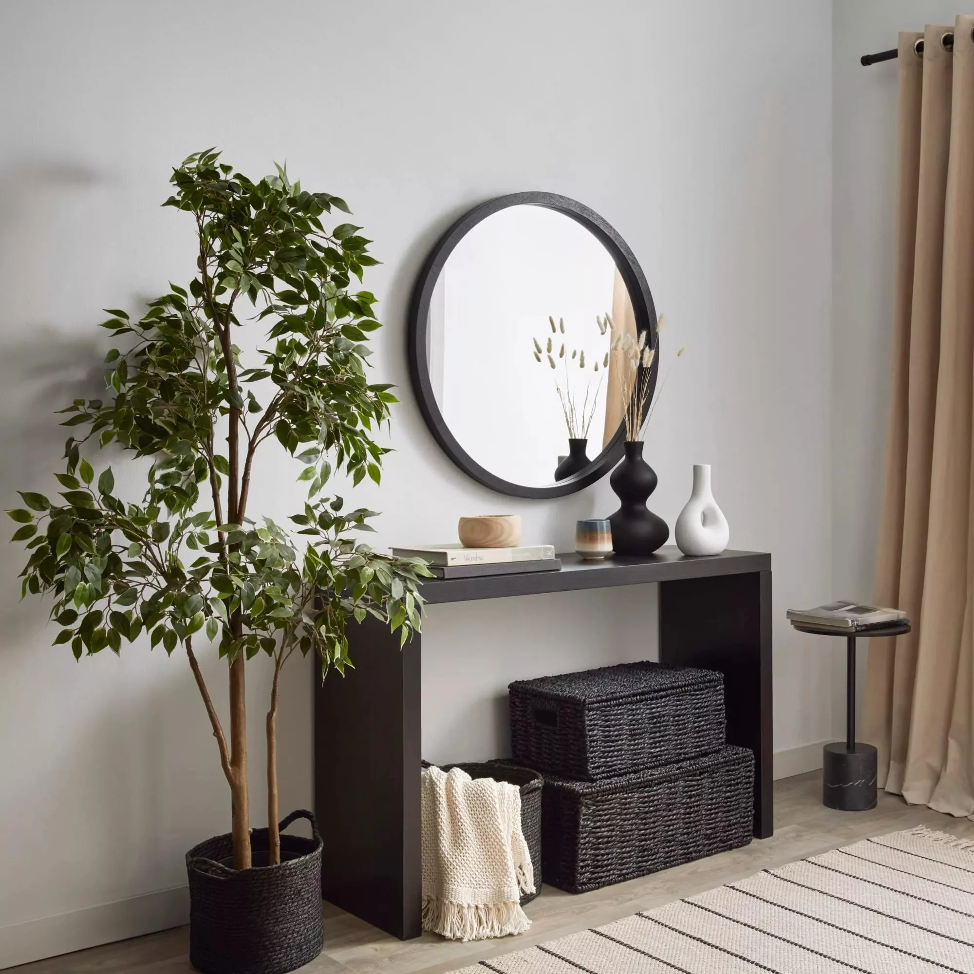 Black Hourglass Bubble Vase - Image 2