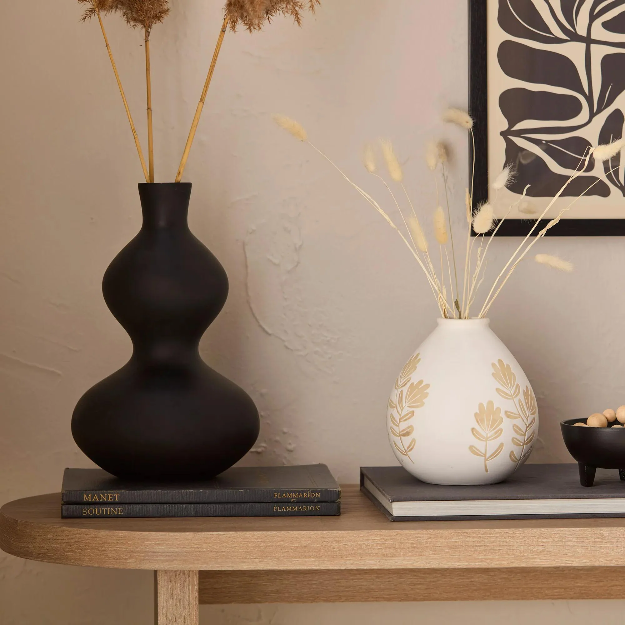Black Hourglass Bubble Vase - Image 7