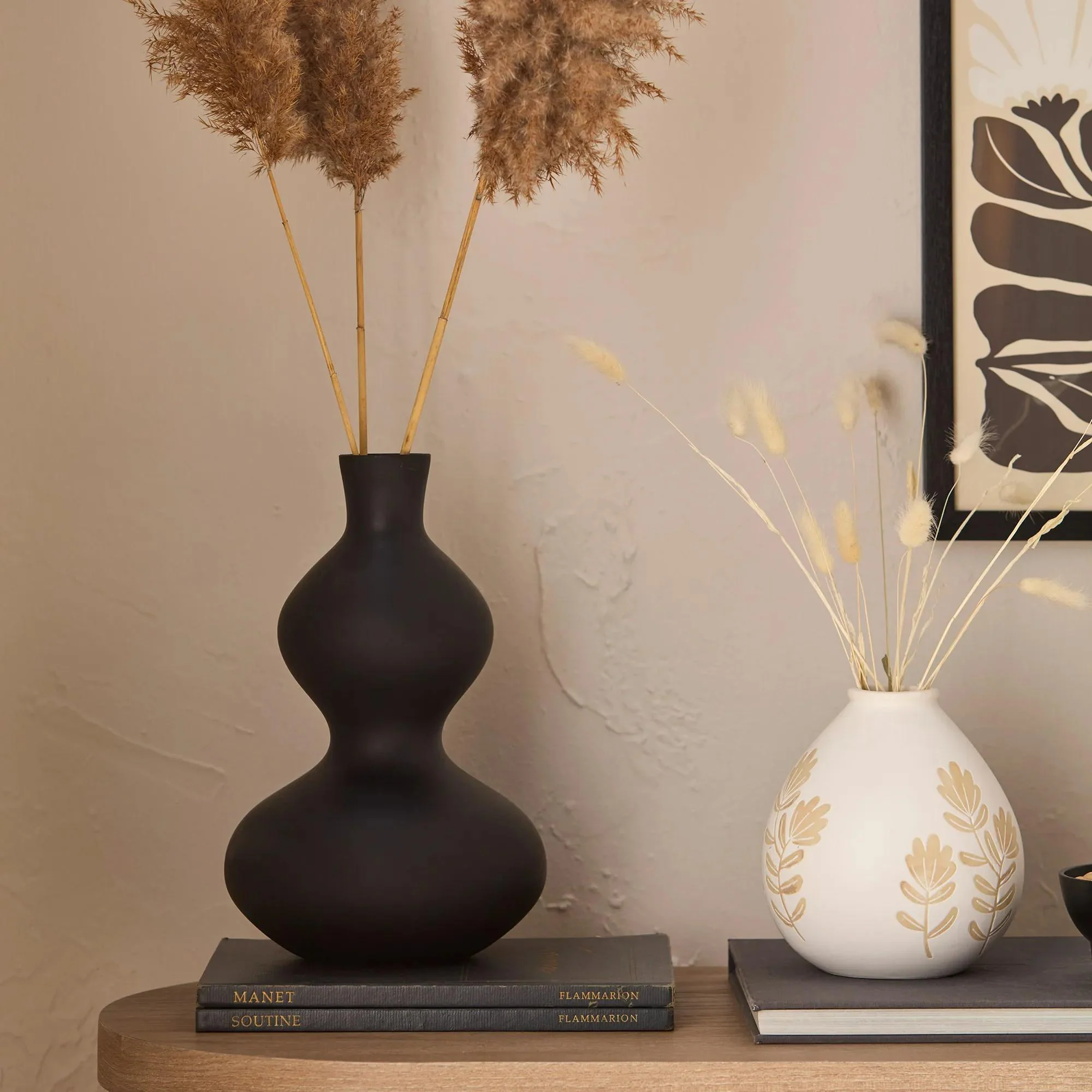 Black Hourglass Bubble Vase - Image 8