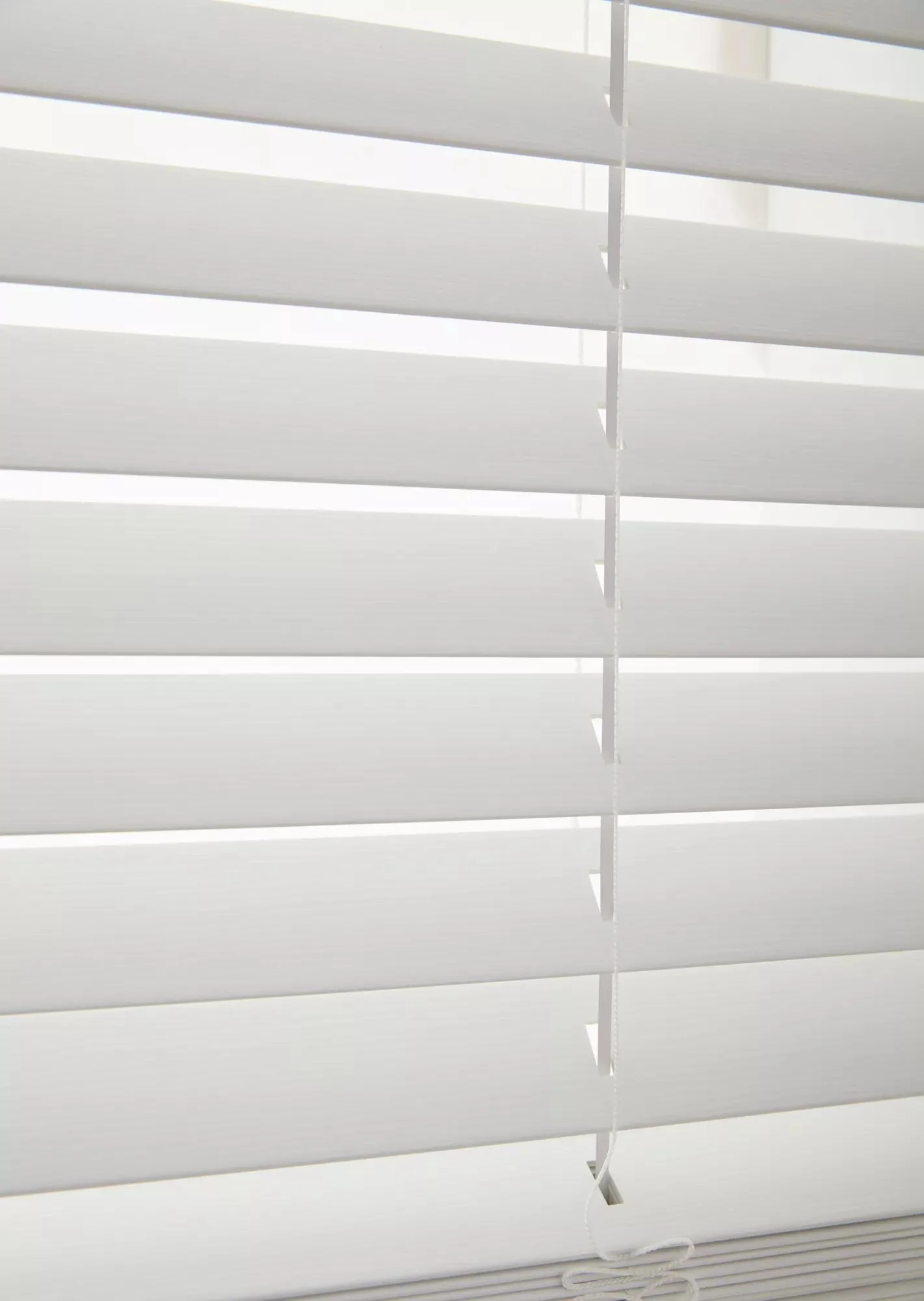 Cordless Faux Wood Blinds - Easy Lift & Tilt - Image 2