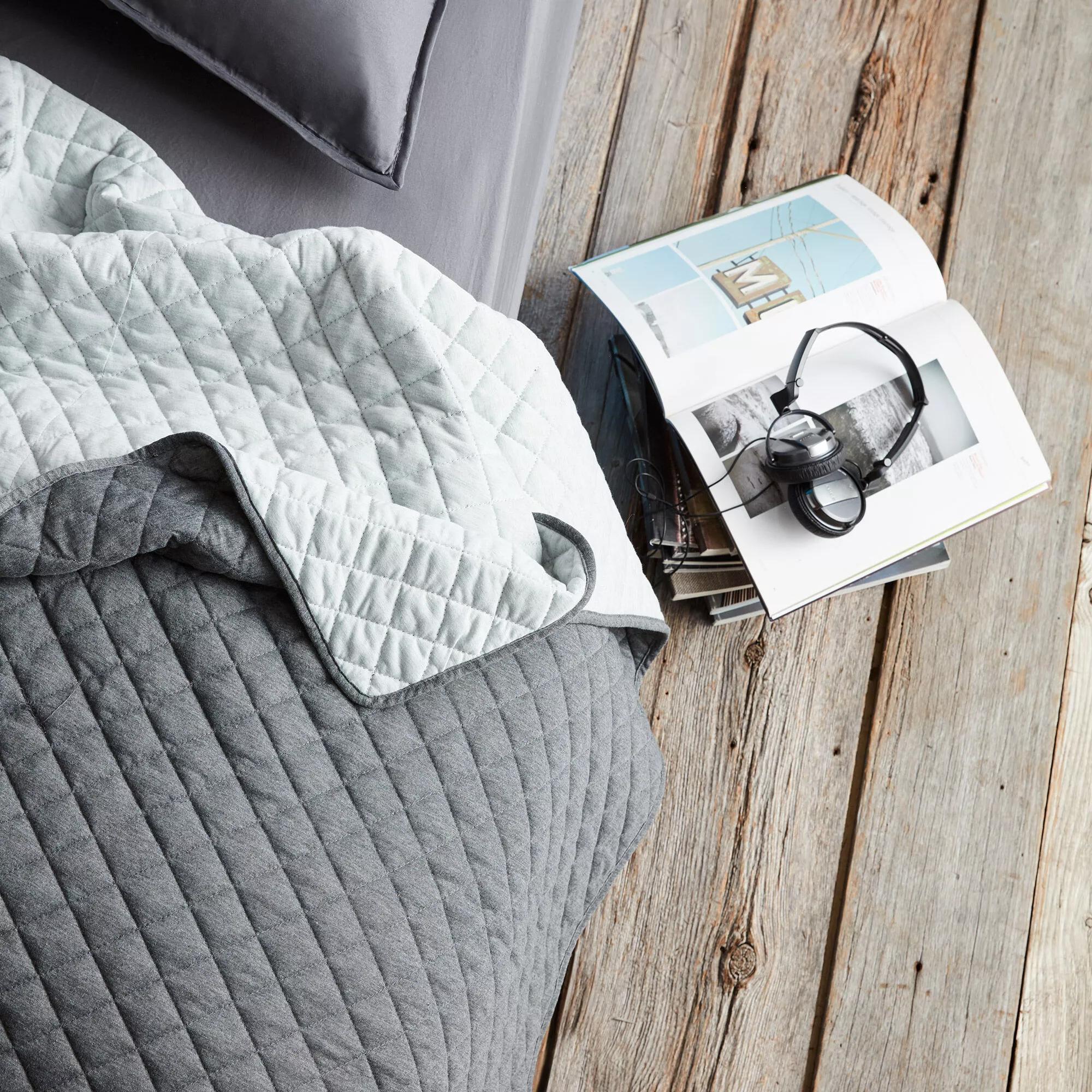 Damien Collection - Reversible Jersey Coverlet Set - Image 2