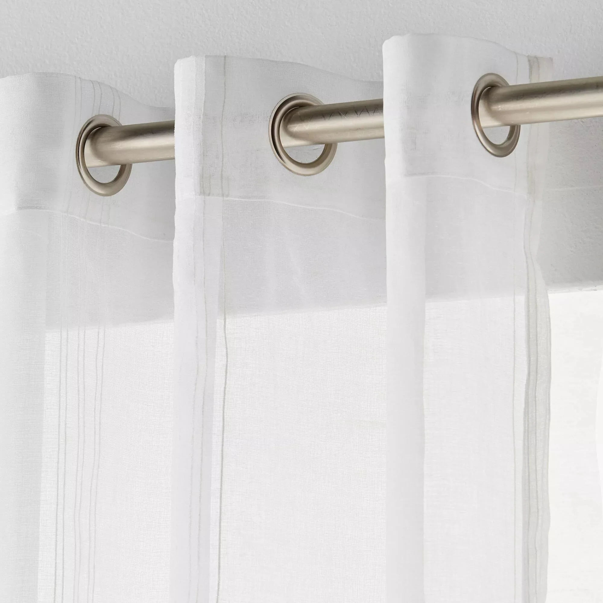 White Gusta Embroidered Curtain - Image 2