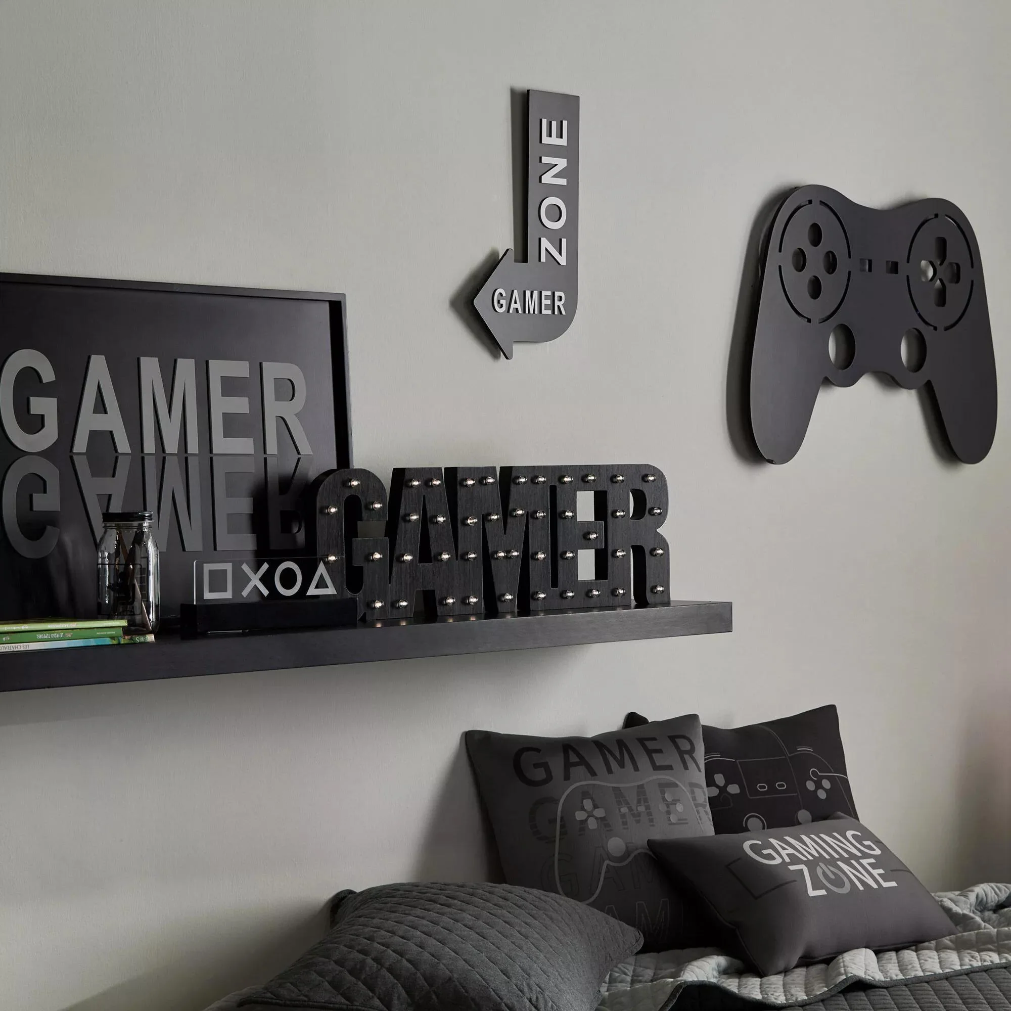 LED Decorative Word Gamer - Image 3