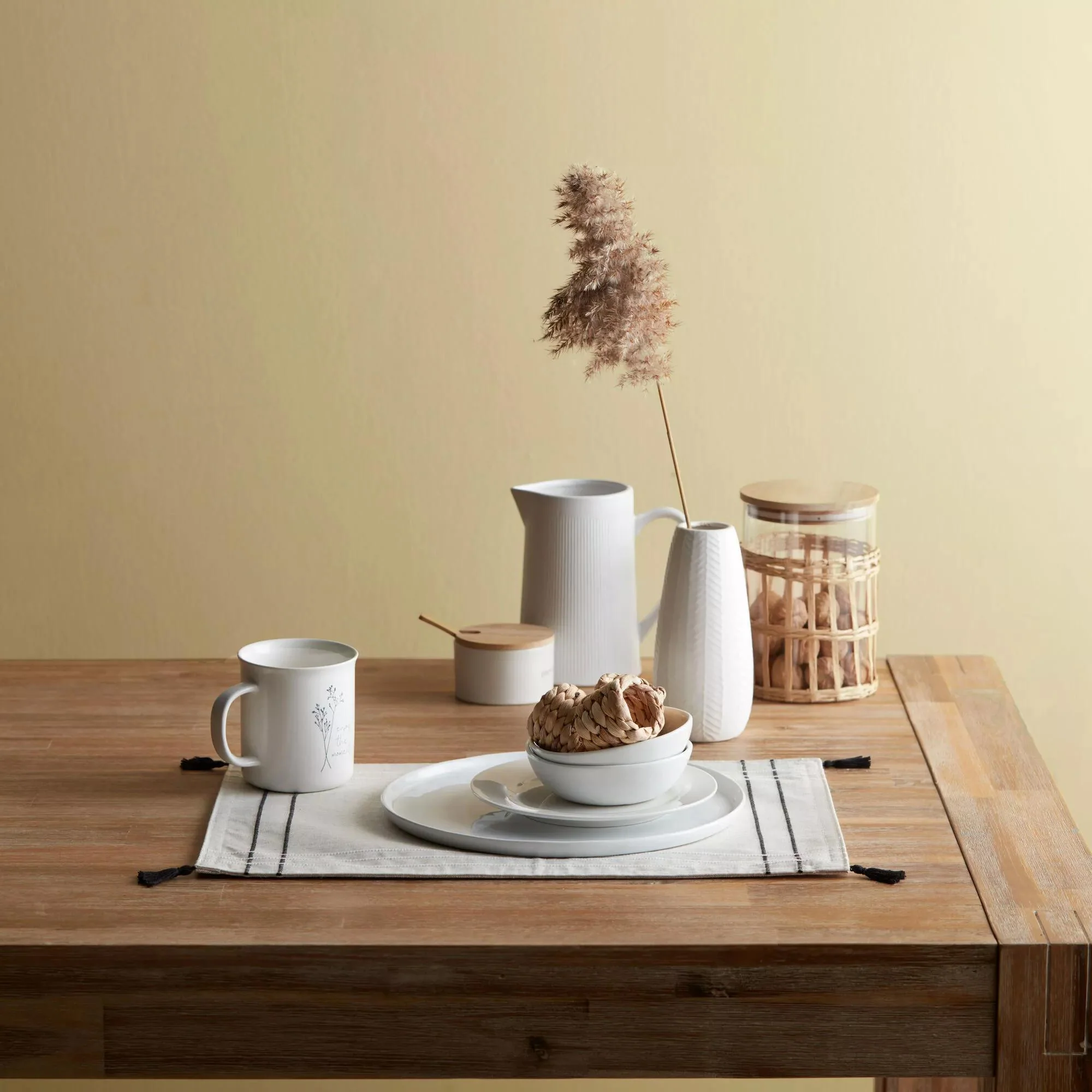 Set of 4 Fabric Placemats with Tassels - Image 5
