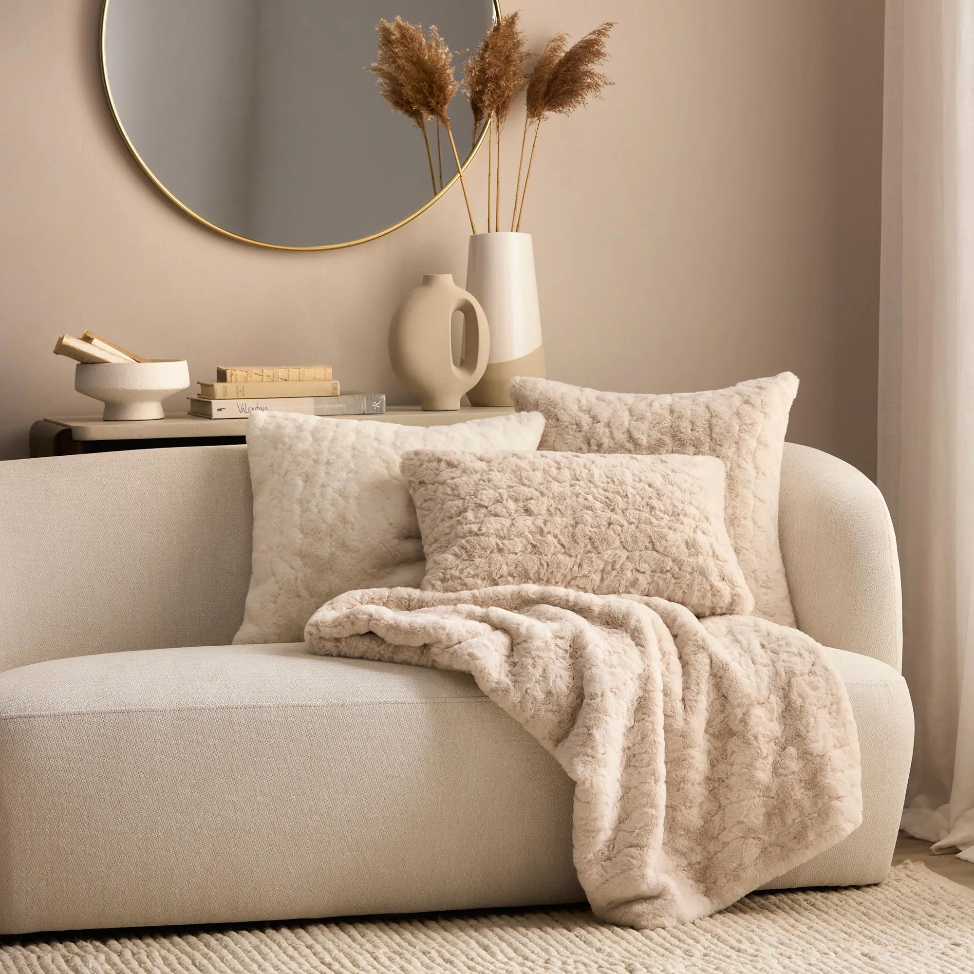 White Sheep Faux Fur Throw - Image 4